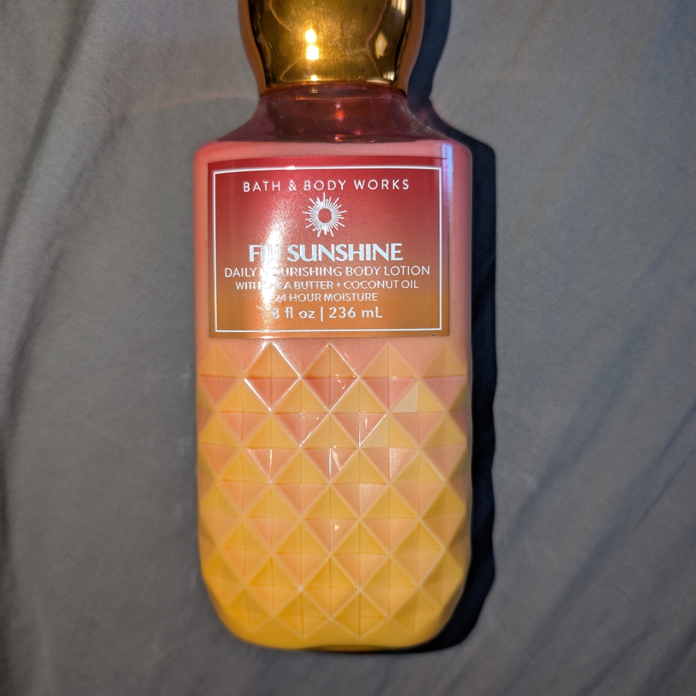 Bath & Body Works Fiji Sunshine Body Lotion - Pink and Gold